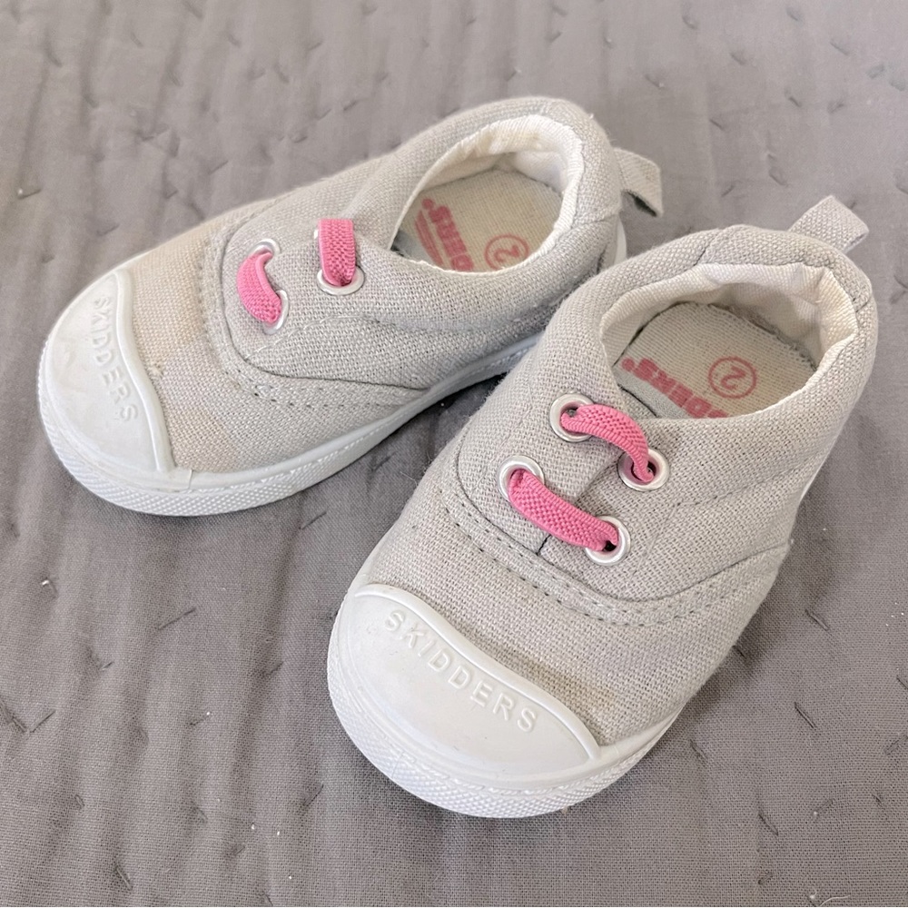 Skidders baby toddler crib walker slip on shoes size 2 canvas rubber tan pink